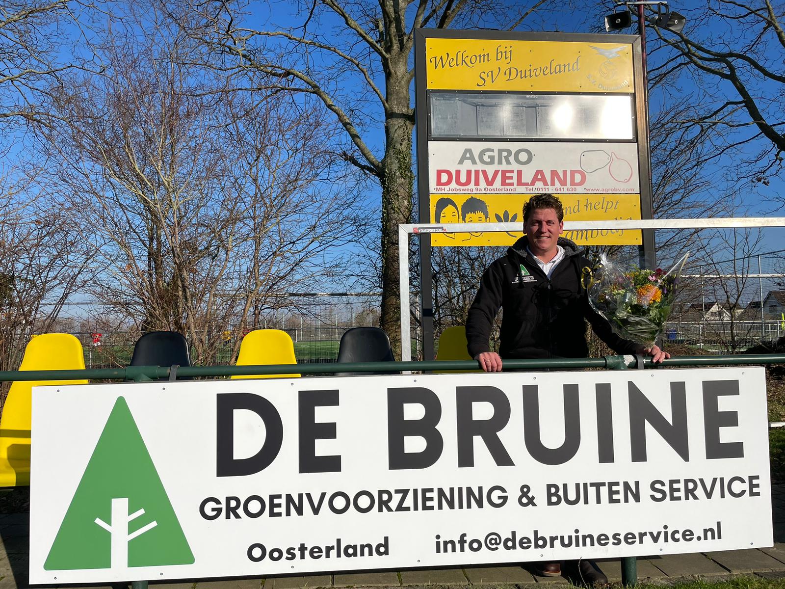 De Bruine Groenvoorziening en Buiten Service nieuwe bordsponsor