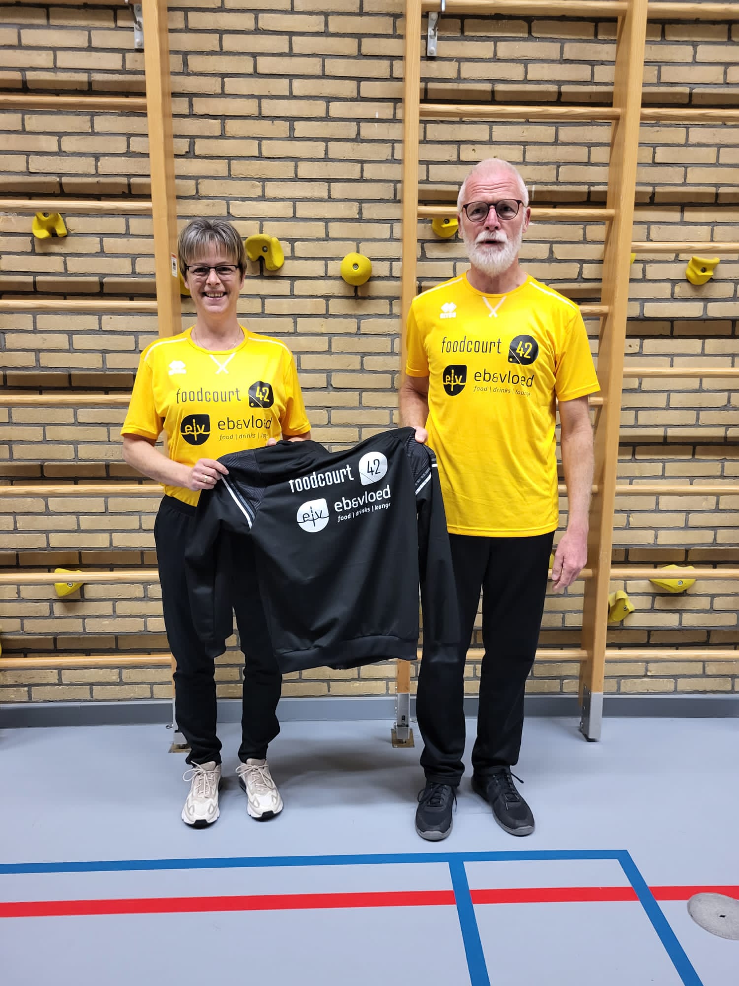 Foodcourt 42 en Eb&Vloed sponsor gymnastiek